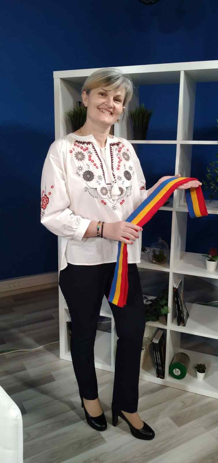 Florina con bandera rumania.jpeg